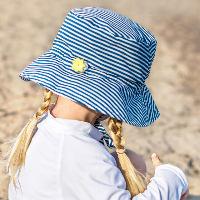 Klob&uacute;čik Pr&uacute;žkovan&yacute; Tmavomodr&yacute;