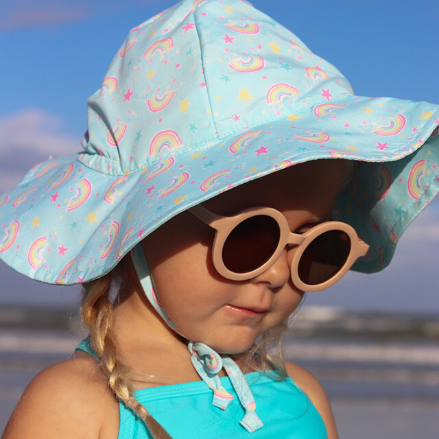 Klob&uacute;k &scaron;irok&yacute; Modr&aacute; d&uacute;ha