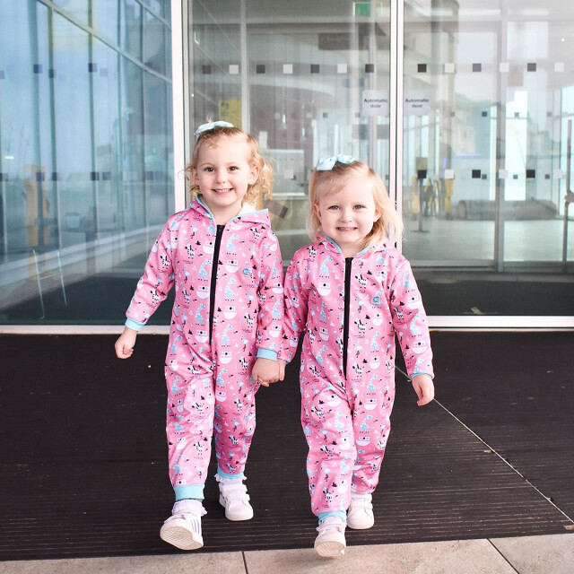 Vodeodoln&yacute; overal po pl&aacute;van&iacute; Ninina Archa